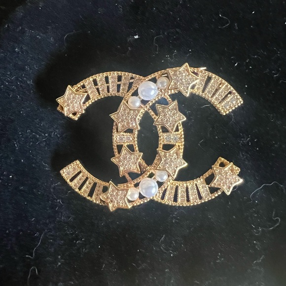 Vtg Chanel pin circa 1990s comet Vestiaire collection⭐️ - Picture 9 of 11